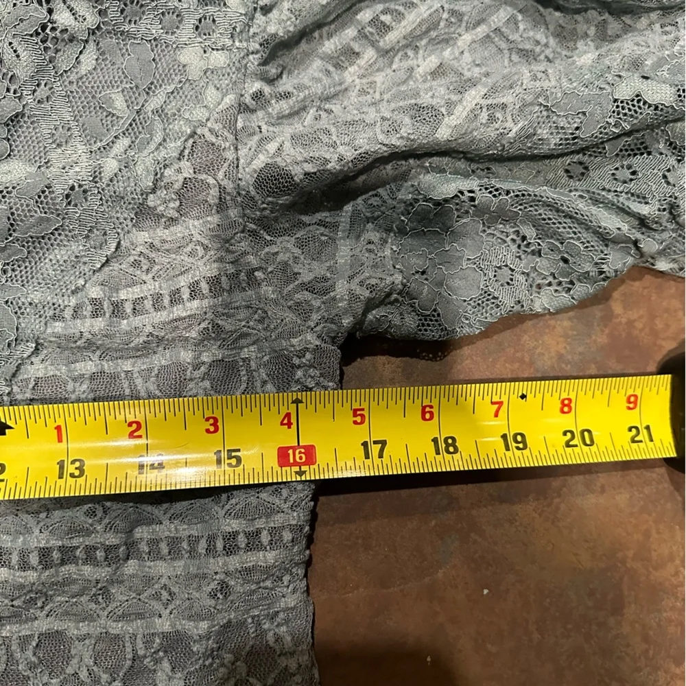 Buckle Gimmicks Lace Blouse
